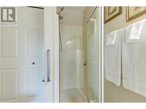 1209 Brookside Avenue Unit# 3, Kelowna, BC - Indoor Photo Showing Bathroom