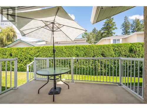 1209 Brookside Avenue Unit# 3, Kelowna, BC - Outdoor With Exterior