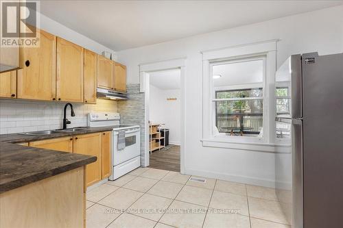 917 Broadview Avenue, Toronto, ON - Indoor Photo Showing Kitchen