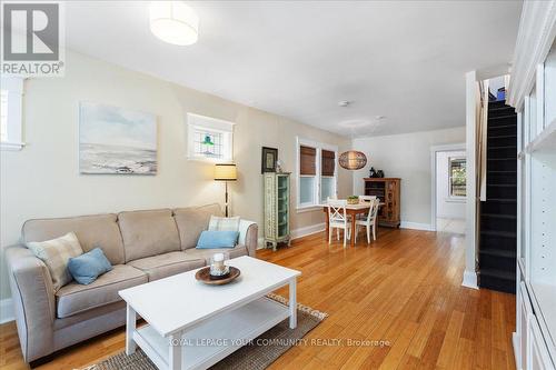 917 Broadview Avenue, Toronto, ON - Indoor Photo Showing Living Room