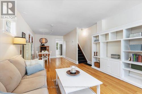 917 Broadview Avenue, Toronto, ON - Indoor Photo Showing Living Room