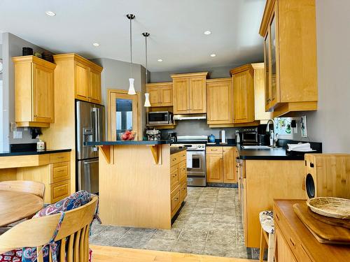 838 309Th Street, Kimberley, BC - Indoor Photo Showing Kitchen