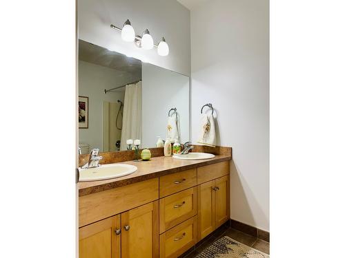 838 309Th Street, Kimberley, BC - Indoor Photo Showing Bathroom