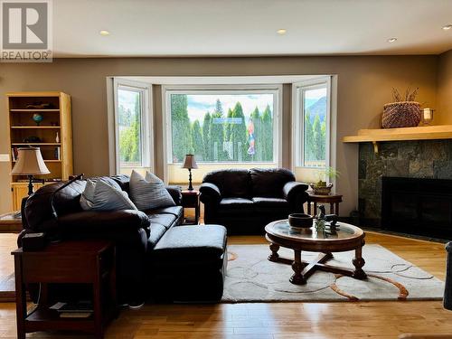 838 309Th Street, Kimberley, BC - Indoor Photo Showing Living Room With Fireplace