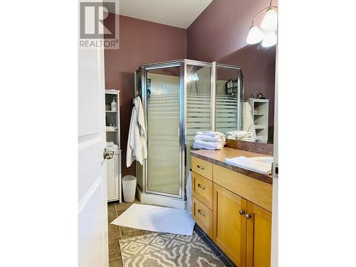 838 309Th Street, Kimberley, BC - Indoor Photo Showing Bathroom