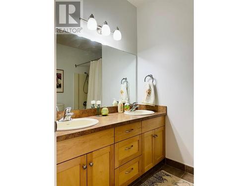 838 309Th Street, Kimberley, BC - Indoor Photo Showing Bathroom