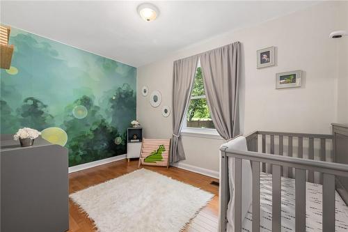 126 Queensdale Avenue, Hamilton, ON - Indoor Photo Showing Bedroom