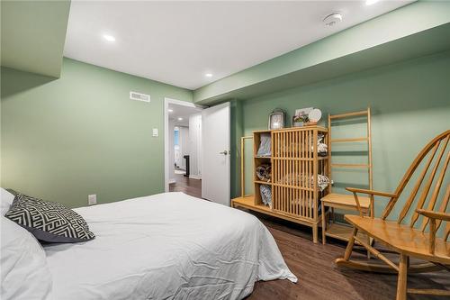 126 Queensdale Avenue, Hamilton, ON - Indoor Photo Showing Bedroom