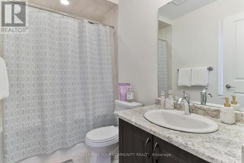 2173 Grainger Loop, Innisfil, ON - Indoor Photo Showing Bathroom