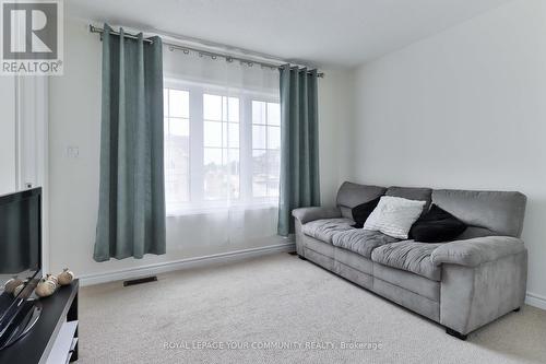 2173 Grainger Loop, Innisfil, ON - Indoor Photo Showing Living Room