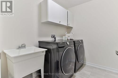2173 Grainger Loop, Innisfil, ON - Indoor Photo Showing Laundry Room