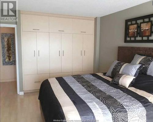 5125 Riverside Drive Unit# 504, Windsor, ON - Indoor Photo Showing Bedroom