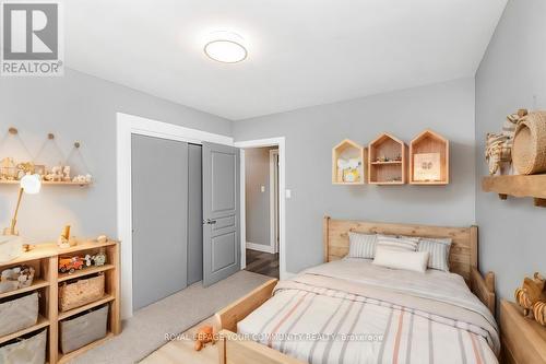 70 Golden Boulevard, Welland, ON - Indoor Photo Showing Bedroom