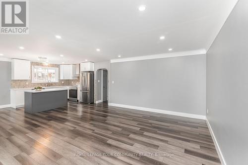 70 Golden Boulevard, Welland, ON - Indoor Photo Showing Kitchen With Upgraded Kitchen