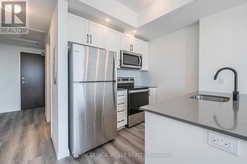 2310 - 108 Garment Street, Kitchener, ON - Indoor Photo Showing Kitchen