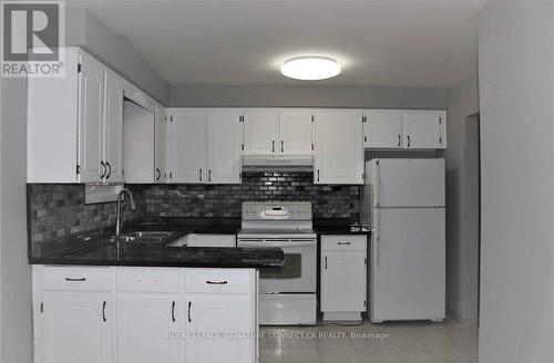 Main - 7 Romanway Crescent, Toronto, ON - Indoor Photo Showing Kitchen