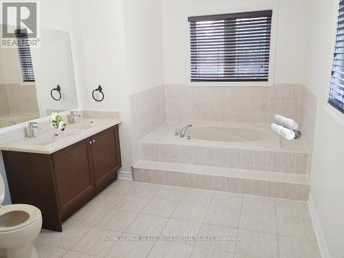 184 Patterson Road, Barrie (Ardagh), ON - Indoor Photo Showing Bathroom