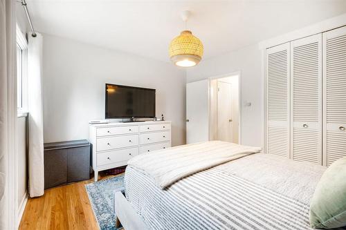 41 Turner Avenue, Winnipeg, MB - Indoor Photo Showing Bedroom
