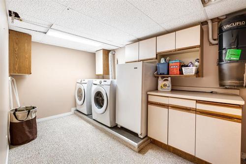 41 Turner Avenue, Winnipeg, MB - Indoor Photo Showing Laundry Room