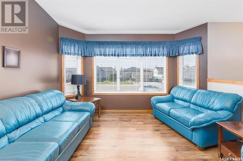 3322 37Th Street W, Saskatoon, SK - Indoor Photo Showing Living Room