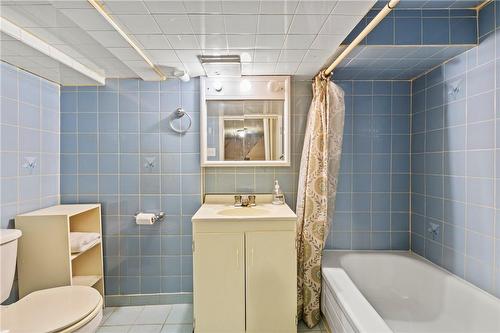 1234 Cannon Street E, Hamilton, ON - Indoor Photo Showing Bathroom