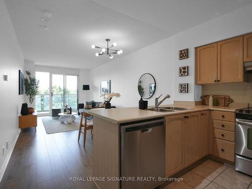 508-38 Fontenay Crt, Toronto, ON - Indoor Photo Showing Kitchen With Double Sink
