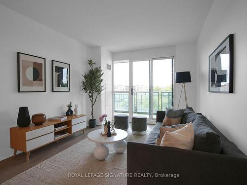 508-38 Fontenay Crt, Toronto, ON - Indoor Photo Showing Living Room