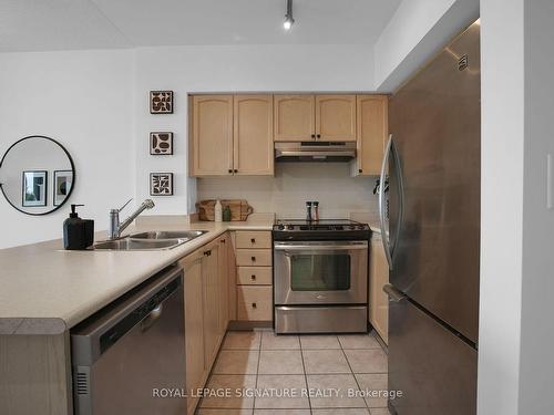 508-38 Fontenay Crt, Toronto, ON - Indoor Photo Showing Kitchen With Double Sink