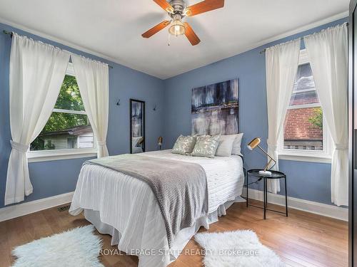 126 Queensdale Ave E, Hamilton, ON - Indoor Photo Showing Bedroom