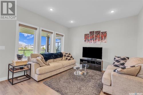 810 Kensington Boulevard, Saskatoon, SK - Indoor Photo Showing Living Room