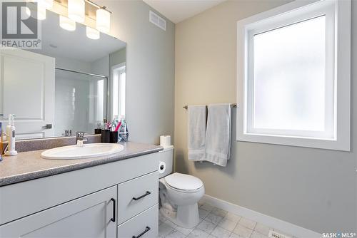 810 Kensington Boulevard, Saskatoon, SK - Indoor Photo Showing Bathroom