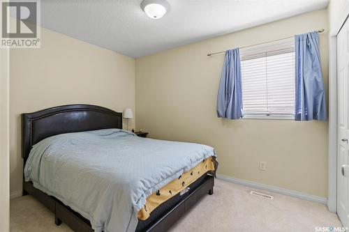 727 Bayview Close, Saskatoon, SK - Indoor Photo Showing Bedroom