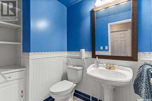 727 Bayview Close, Saskatoon, SK - Indoor Photo Showing Bathroom