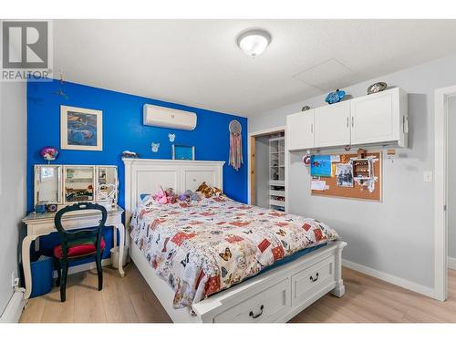 88 Hillcrest Way, Vernon, BC - Indoor Photo Showing Bedroom