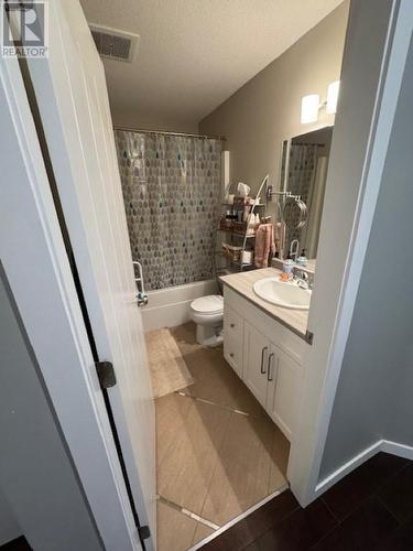 2109 Saddleback Drive, Kamloops, BC - Indoor Photo Showing Bathroom