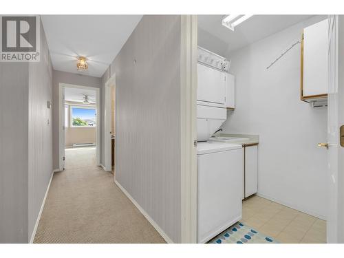 1329 Klo Road Unit# 305, Kelowna, BC - Indoor Photo Showing Laundry Room