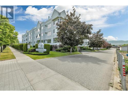 1329 Klo Road Unit# 305, Kelowna, BC - Outdoor With Facade