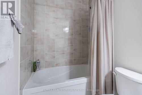 1732 Copeland Circle, Milton, ON - Indoor Photo Showing Bathroom