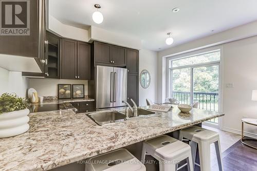 512 Black Cherry Crescent, Shelburne, ON - Indoor Photo Showing Kitchen With Stainless Steel Kitchen With Double Sink With Upgraded Kitchen