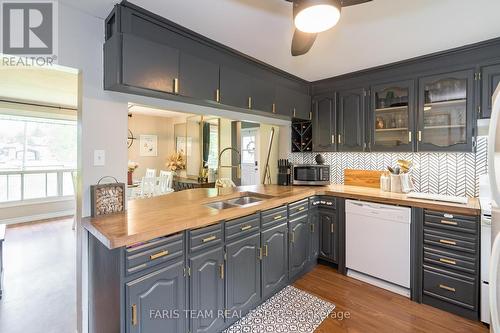 483 Mapleview Drive E, Innisfil, ON - Indoor Photo Showing Kitchen With Double Sink