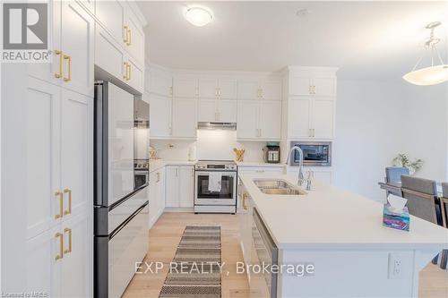 3 Milt Schmidt Street, Kitchener, ON - Indoor Photo Showing Kitchen With Double Sink With Upgraded Kitchen