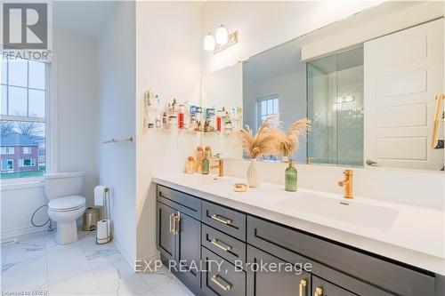 3 Milt Schmidt Street, Kitchener, ON - Indoor Photo Showing Bathroom