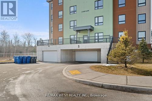 113 - 5 Chef Lane, Barrie, ON - Outdoor