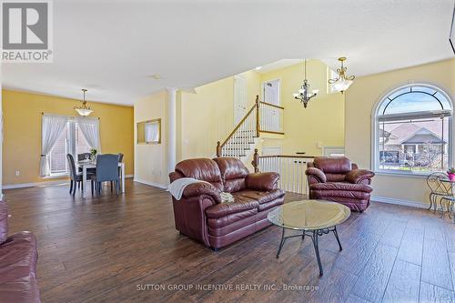 50 Dinnick Crescent, Orangeville, ON - Indoor Photo Showing Living Room