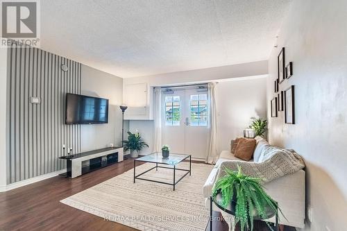 308 - 4003 Kilmer Drive, Burlington (Tansley), ON - Indoor Photo Showing Living Room