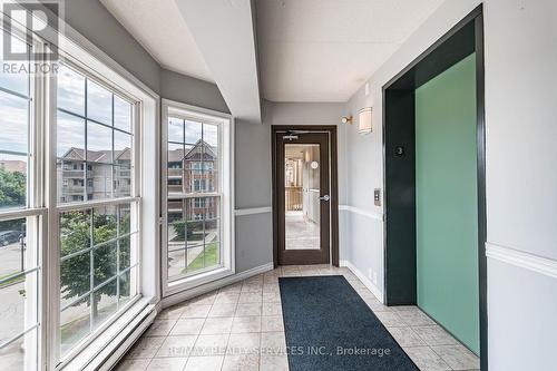 4003 Kilmer Drive, Burlington, ON - Indoor Photo Showing Other Room