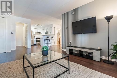 308 - 4003 Kilmer Drive, Burlington (Tansley), ON - Indoor Photo Showing Living Room