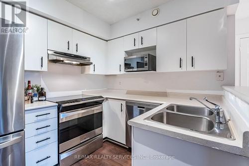 308 - 4003 Kilmer Drive, Burlington (Tansley), ON - Indoor Photo Showing Kitchen With Stainless Steel Kitchen With Double Sink