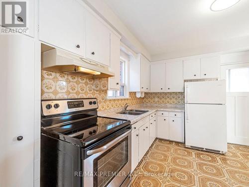 89 Cayuga Avenue, Toronto (Rockcliffe-Smythe), ON - Indoor Photo Showing Kitchen With Double Sink