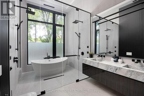 10 Westacres Drive, Toronto, ON - Indoor Photo Showing Bathroom